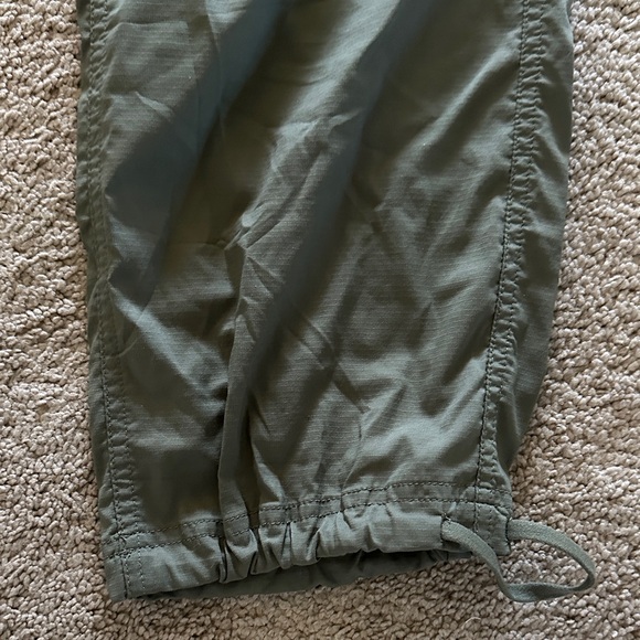 L.L. Bean Women’s vista Cargo Pants - Picture 3 of 4